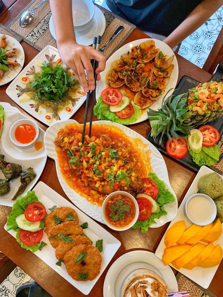 Món Thái So Siam là sự hòa trộn tinh tế của thảo dược, gia vị và thực phẩm tươi sống của Xứ Sở Chùa Vàng