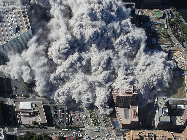 Nhìn lại những khoảnh khắc ám ảnh về vụ khủng bố 11/9 - 10